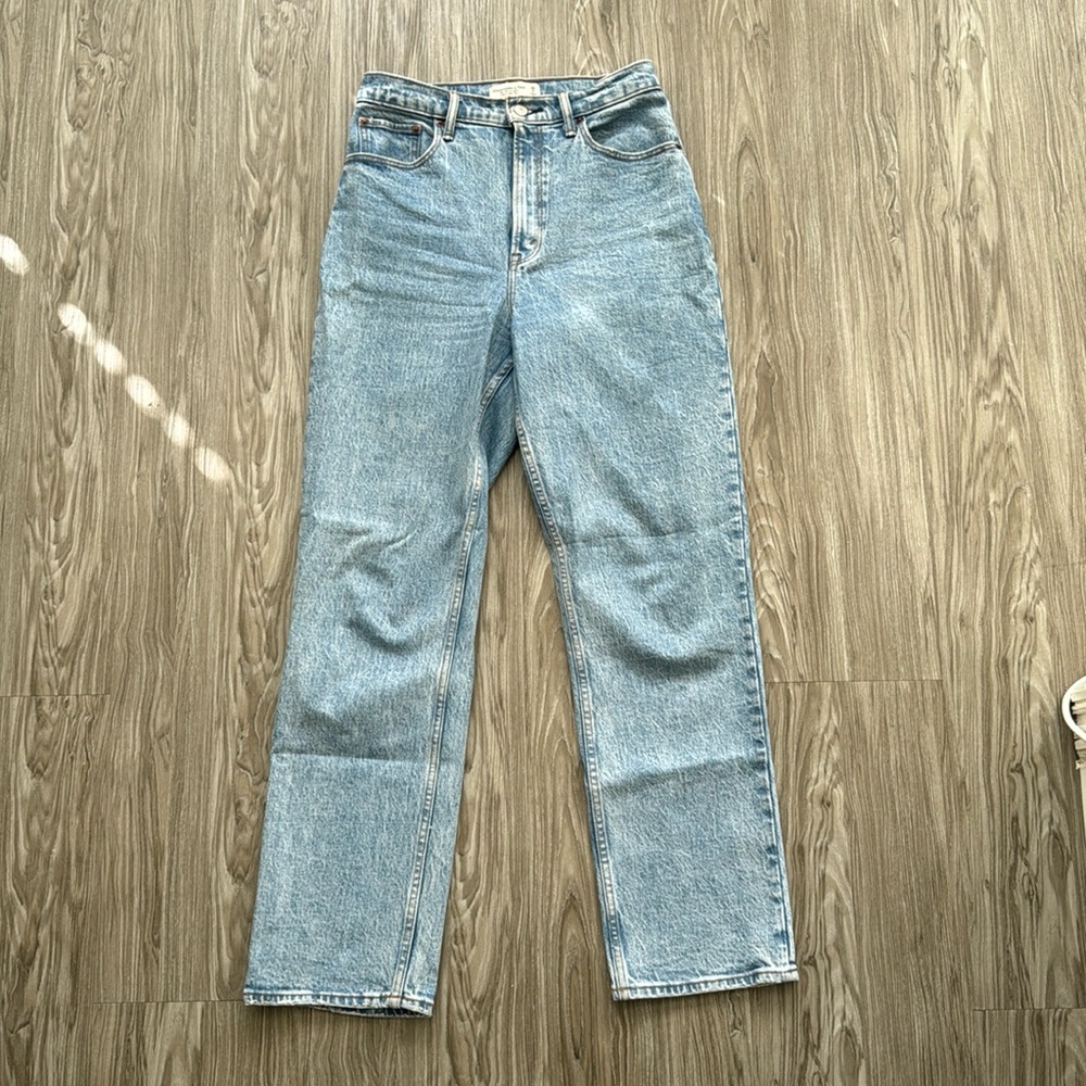 Abercrombie 90’s Straight - Ultra High Rise